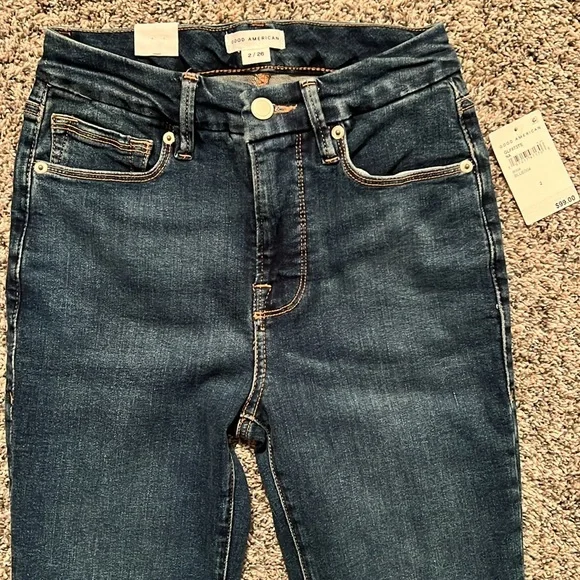 NWT Good American women’s flare jeans - Picture 2 of 6